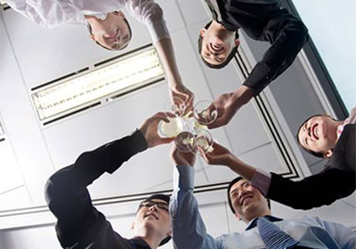 倒酒的禮儀你知道多少?來,長點學問!